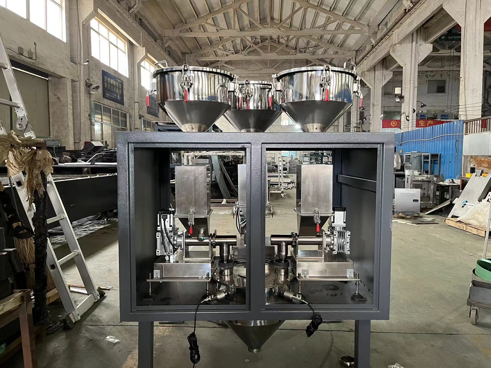 雙計(jì)量母粒機(jī) 色母粒喂料機(jī)